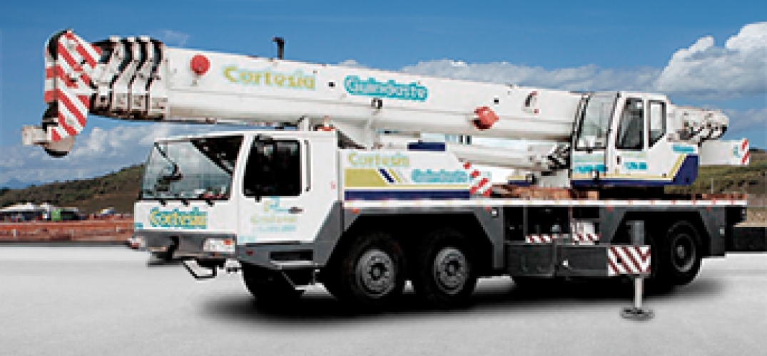 QY 70V - Guindaste Hidráulico sobre Rodas Telescópio